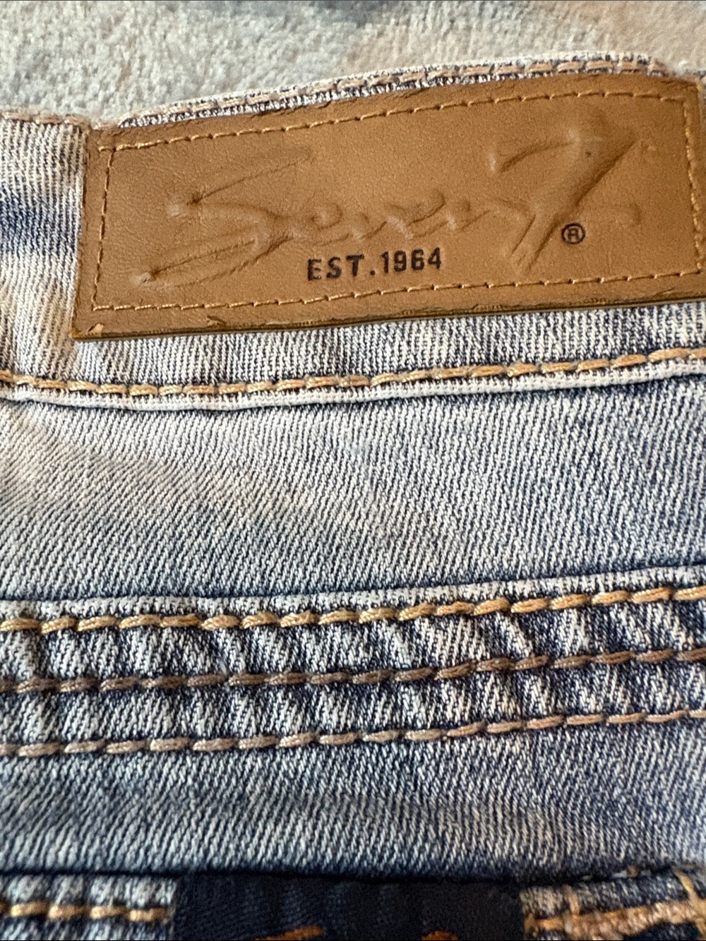 Seven7 Faded Light Blue Capri Jeans - Picture 8 of 8